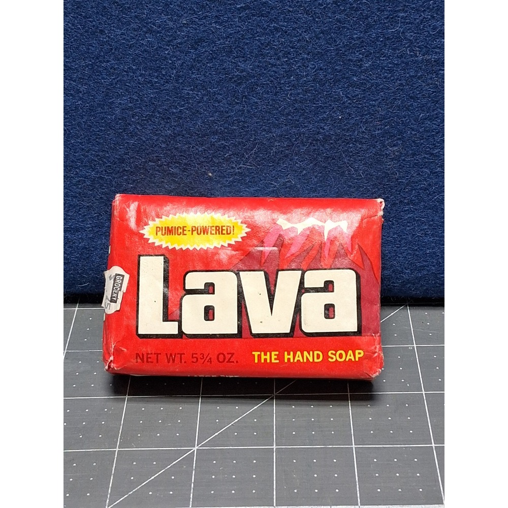 Lava Hand Soap Red Vintage Large Size 5 75 oz Pumice Powered Bar Soap P and G